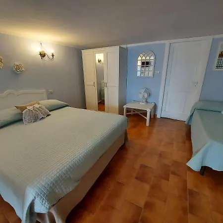 Casa Fiori Di Maggio * Pulsano